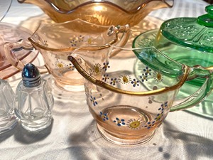 lot 228 image: Variety of Vintage Glassware including Depression Glassware