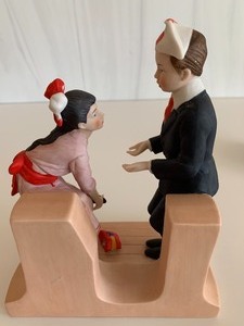 lot 46 image: Norman Rockwell Figurine The Danbury Mint-First Dance