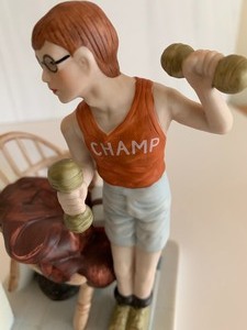 lot 45 image: Norman Rockwell Figurine The Danbury Mint-Be a Man