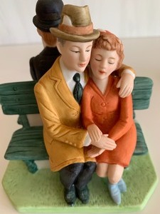 lot 42 image: Norman Rockwell Figurine The Danbury Mint- Park Bench