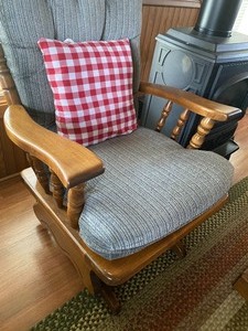lot 242 image: RockingGlider Chair