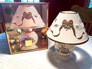 lot 236 image: Lenox Holiday Tartan Candle Lamp