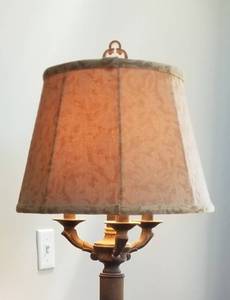 Tall Ribbed Column Floor Lamp