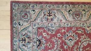 100% Wool Area Rug  5 x   8