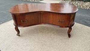 Low Profile Kidney Shaped Table