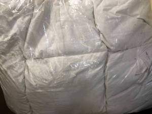 lot 15 image: LaCrosse Ultra Warmth White Full Down Comforter, C3F6-F-WHITE, NEW