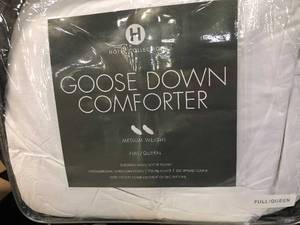lot 44 image: Hotel Collection White Goose Down Medium Weight FullQueen Comforter, Hypoallergenic, NEW