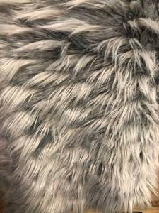 lot 61 image: Madison Park Edina 50 x 60 Faux-Fur Throw, MP50-4827, NEW