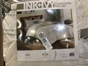 lot 64 image: Nea KingCalifornia King 3pc Cotton Printed Comforter Set, NEW