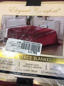lot 72 image: Elegant Comfort Luxury All-Season Ultra Plush Solid Velour Blanket, King, Red , NEW