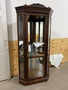 lot 46 image: HOWARD MILLER Embassy II Curio Cabinet