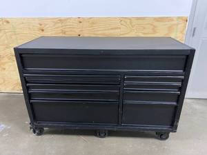 lot 90 image: HUSKY 61 in. 10 Drawer Rolling Tool Box