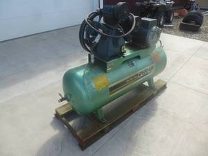 lot 5 image: Speedaire Compressor