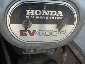 lot 23 image: Honda Generator EV4000