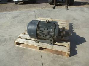 lot 25 image: Siemens 25 Hp Electric Motor