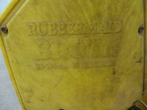 lot 41 image: Rubbermaid Scrub Bucket