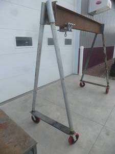 lot 47 image: Crane Hoist Beam