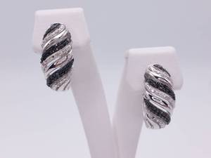 lot 86 image: 1.00 Carat Black and White Diamond Hoop Earrings $1,150 Retail