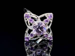 lot 88 image: Floating Amethyst Star and Diamond Gold Ring