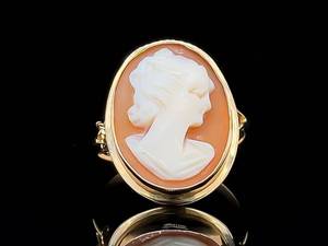 lot 92 image: Victorian 14k Cameo Estate Ring $450 Retail