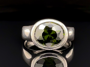 lot 100 image: 3 Carat Olivine Peridot Statement Ring