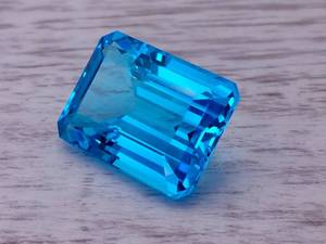 lot 20A image: Massive 35.54 Carat Natural Blue Topaz Gemstone $1,421 Retail