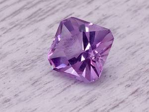 lot 50B image: 5.53 Carat Natural Amethyst Gemstone