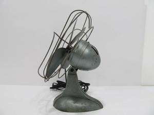 lot 29 image: Vintage Deco Industrial CHALLENGE Desk Fan