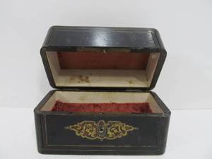 lot 63 image: Very Nice Antique 19th Century Inlaid Wood Box