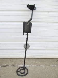 lot 91 image: Working Bounty Hunter QDII Metal Detector
