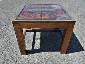 lot 339 image: Very Cool Vintage Inlaid Brass 12 Cent US Postage Stamp Side or Lamp Table