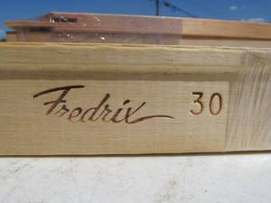 lot 349 image: Sets of Unused Fredrix ArtistPaintingCanvas Stretchers 