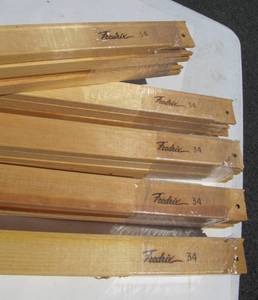 lot 324 image: 5 Sets of Unused Fredrix ArtistPaintingCanvas Stretchers - 34