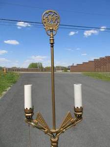 lot 331 image: Nice Vintage 1930s Deco Gilt Iron Floor Lamp