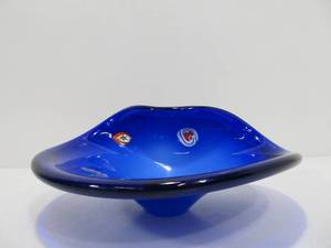 lot 139 image: Murano Style Hand Blown Cobalt Blue Art Glass wMillefiore Design