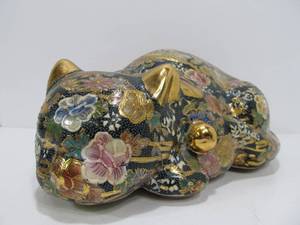 lot 142 image: Large Signed Hand Painted Japanese Satsuma Pottery Cat