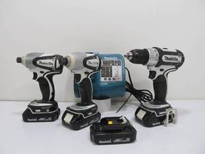 lot 157 image: 3 Working MAKITA Cordless Drills with Charger & 4 Batteries