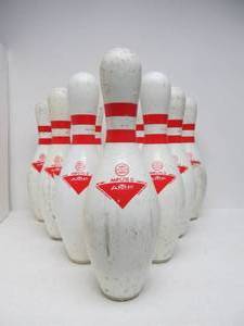 lot 163 image: Set of 10 Used AMC Full Size Bowling Pins