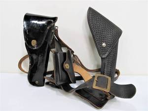 lot 244 image: Bolen Vietnam War Gun Belt & Holster wBianchi Holster