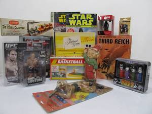 lot 246 image: Lot of Vintage etc Toys Games & Other Items