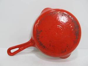 lot 261 image: Vintage GRISWOLD Cast Iron Enamel Skillet
