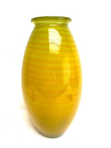 lot 205 image: LARGE Vintage Swirled Art Glass Vase