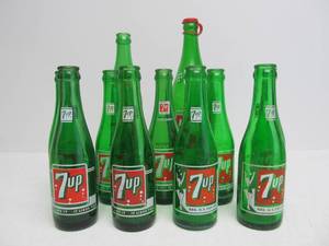 lot 209 image: Lot of Vintage 1950s Era 7UP Soda Bottles