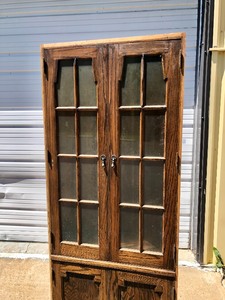 lot 6 image: Matching Pair of Vintage Solid Oak Corner Cabinet