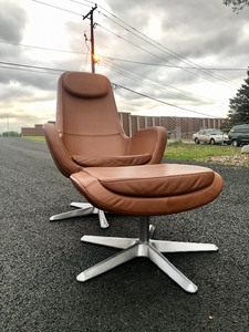lot 4 image: Nice Ikea ARVIKA Swivel Egg Lounge Chair wOttoman