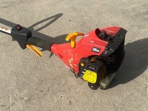 lot 6 image: Homelite 26SS Grass Trimmer