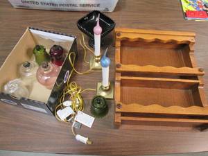 lot 416 image: Beautiful Wooden Display Shelf, Ele...