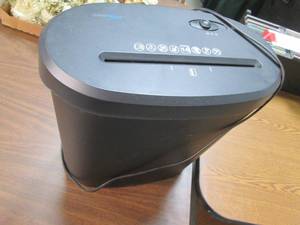 lot 424 image: OmniTech 14 Page Paper Shredder for...