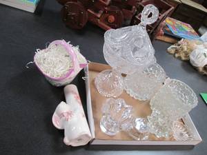 lot 431 image: Lot of Crystal and Porcelain Orname...