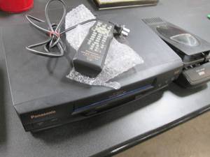 lot 433 image: Retro Style Panasonic 4-Head VHS Pl...